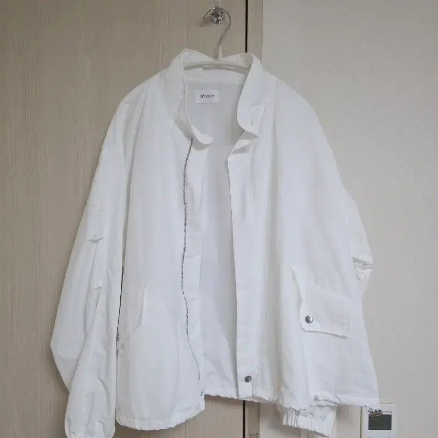 [BUNJANG] Oversized Nylon Windbreaker Jacket with String Detail / 오버핏 바스락 스트링 바람막이 점퍼