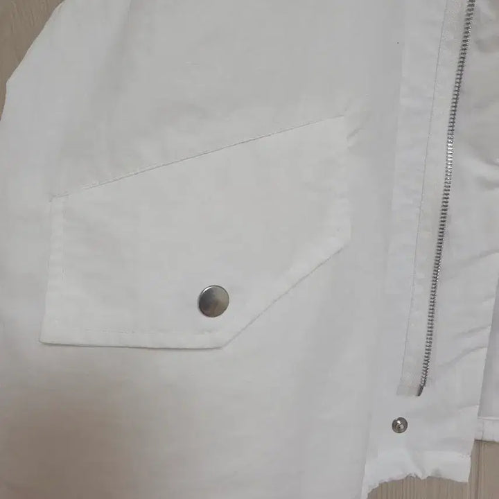 [BUNJANG] Oversized Nylon Windbreaker Jacket with String Detail / 오버핏 바스락 스트링 바람막이 점퍼