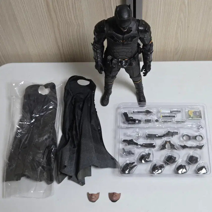 [BUNJANG] Hot Toys The Batman Deluxe Version Figure (Single Item, Box Not Included) / 핫토이 더 배트맨 디럭스 버전 단품