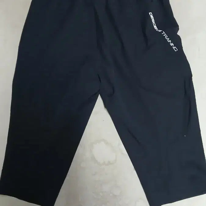 [BUNJANG] Descente 7-Sleeve Black Shorts Size 30-31 / 데상트 7부  반바지 블랙 30-31 사이즈