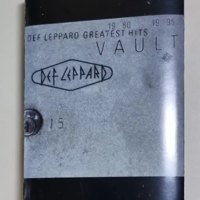 [BUNJANG] Def Leppard Vault - Greatest Hits (Cassette Tape) / 데프 레파드 Vault - Greatest Hits (카세트테이프)
