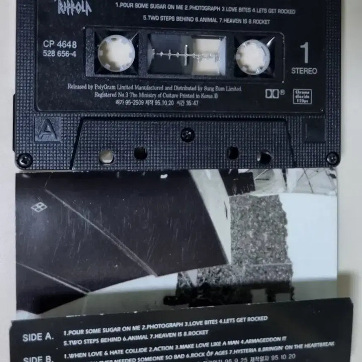 [BUNJANG] Def Leppard Vault - Greatest Hits (Cassette Tape) / 데프 레파드 Vault - Greatest Hits (카세트테이프)