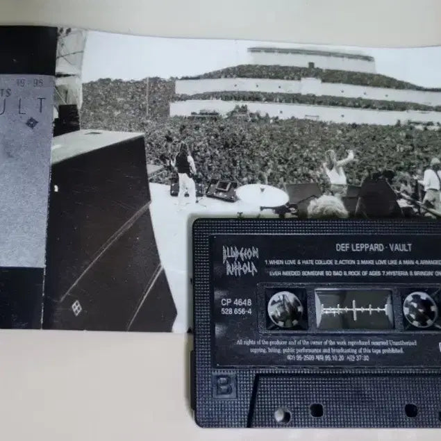 [BUNJANG] Def Leppard Vault - Greatest Hits (Cassette Tape) / 데프 레파드 Vault - Greatest Hits (카세트테이프)