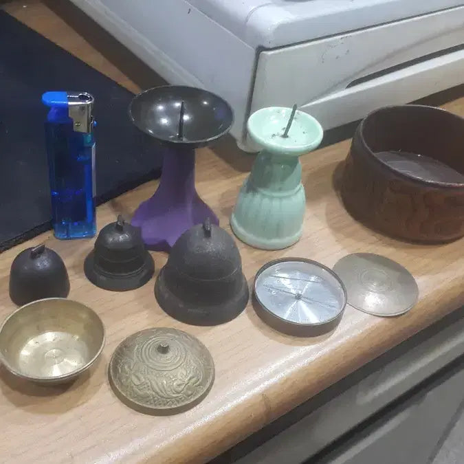 [BUNJANG] Japanese Antique Collection: Small Bells, Brass Bowl, Candlesticks, Compass, Leather Case, Wooden Box / 작은 종, 촛대등 일괄