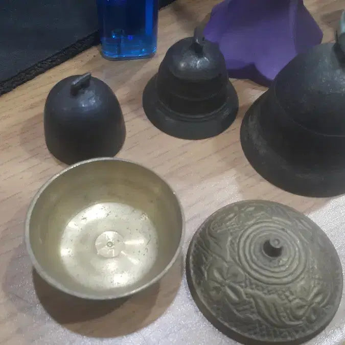 [BUNJANG] Japanese Antique Collection: Small Bells, Brass Bowl, Candlesticks, Compass, Leather Case, Wooden Box / 작은 종, 촛대등 일괄