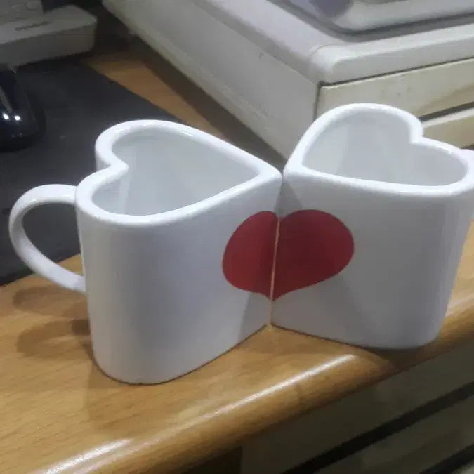 [BUNJANG] Heart-Shaped Mug and Ashtray Set / 미사용 하트 모양 머그와 재떨이