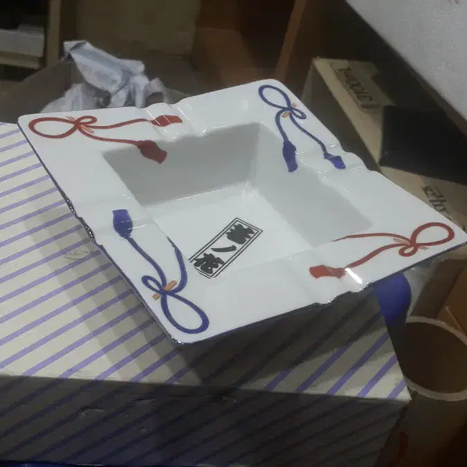 [BUNJANG] Heart-Shaped Mug and Ashtray Set / 미사용 하트 모양 머그와 재떨이
