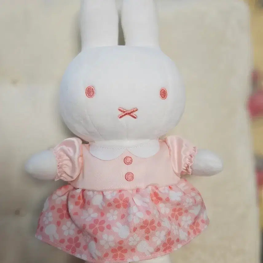 [BUNJANG] Miffy Sakura Series Limited Edition Plush Doll / 미피 사쿠라 시리즈 한정판  누이