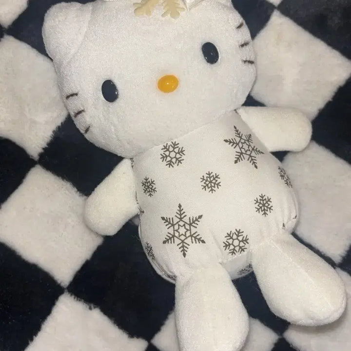 [BUNJANG] Sanrio Hello Kitty 2002 Vintage Snow Kitty Sitting Plush / 산리오 키티 2002년 고전인형 눈꽃키티 앉은 인형 누이 헬로키티