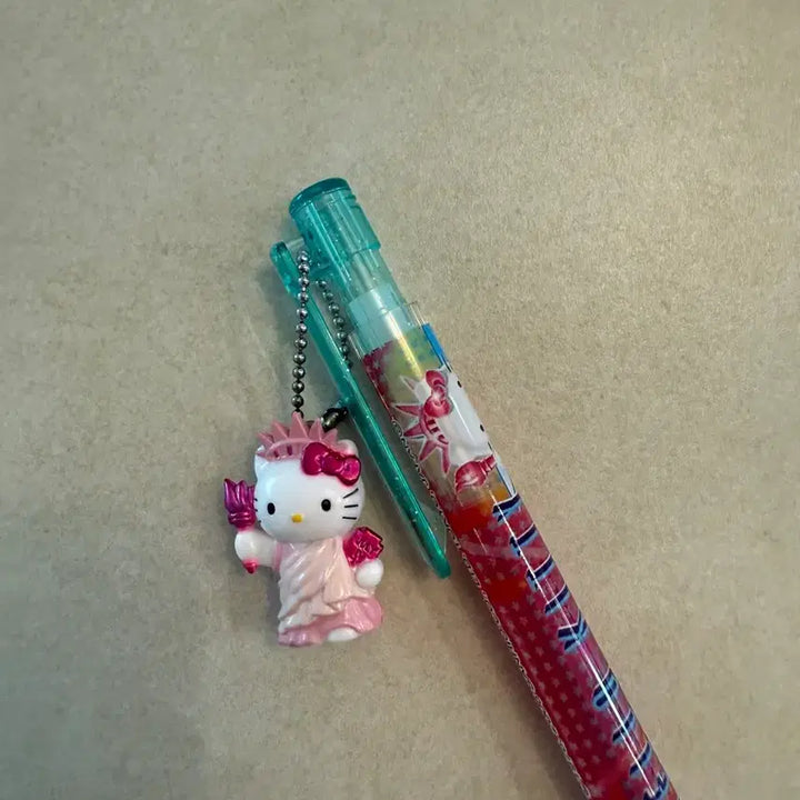 [BUNJANG] Classic Kitty Statue of Liberty Charm Mechanical Pencil / 고전 키티스트랩 자유의여신상 키티 샤프