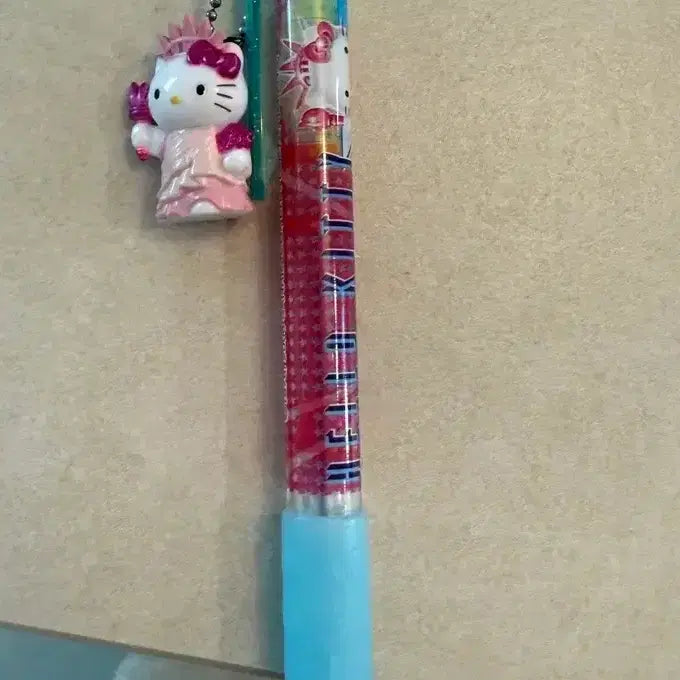 [BUNJANG] Classic Kitty Statue of Liberty Charm Mechanical Pencil / 고전 키티스트랩 자유의여신상 키티 샤프
