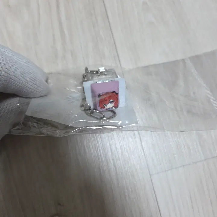 [BUNJANG] Endfield GS25 Collaboration Levain SD Keycap Keyring / [ 새 상품 ] 엔드필드 GS25 콜라보 레바테인 SD 키캡키링