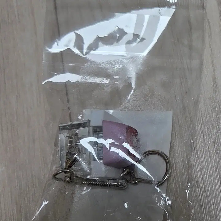[BUNJANG] Endfield GS25 Collaboration Levain SD Keycap Keyring / [ 새 상품 ] 엔드필드 GS25 콜라보 레바테인 SD 키캡키링