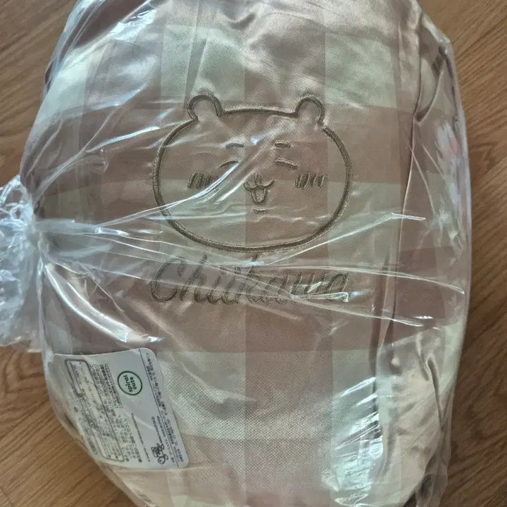[BUNJANG] Chiikawa Gingham Frill Cushion / 치이카와 깅엄 프릴 쿠션
