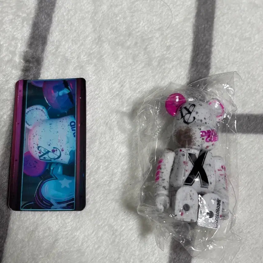 [BUNJANG] IVE Bearbrick Sealed Photocard Set / 미개봉 카드o) 아이브 베어브릭
