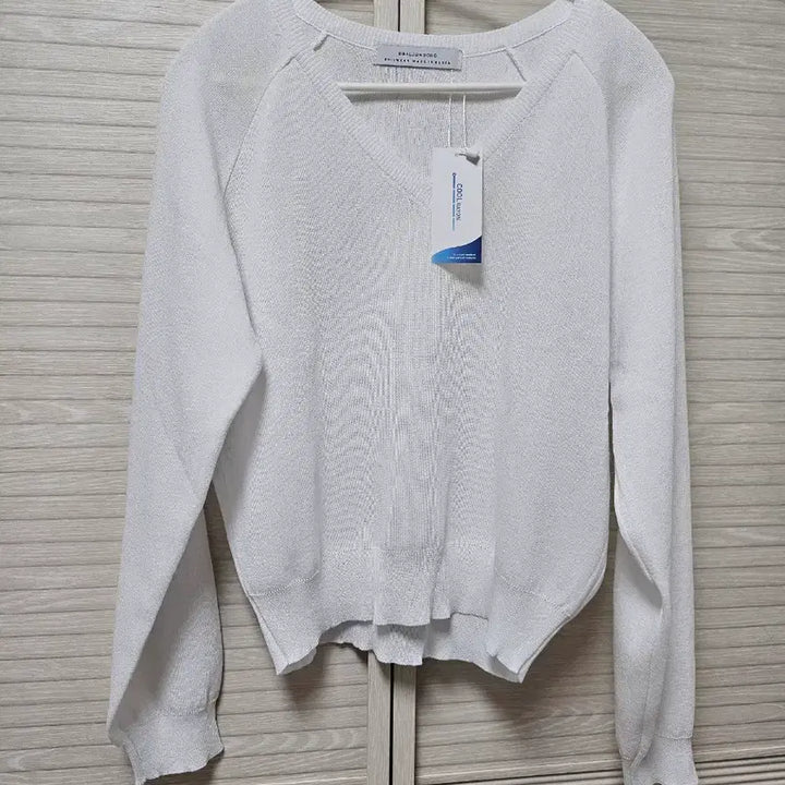 [SOLD OUT] 브이넥 쿨니트(새제품)