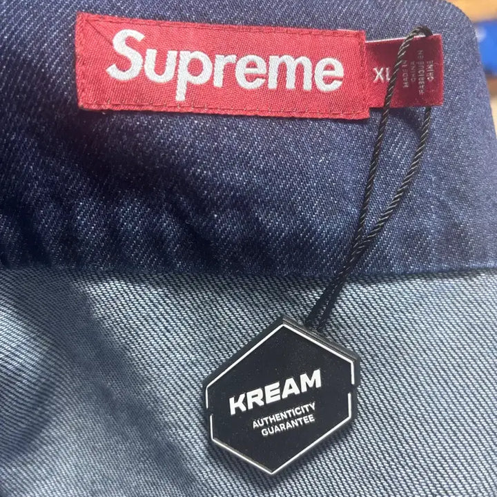 [SOLD OUT] 슈프림 스몰 박스 데님 셔츠 인디고 25FW XL판매