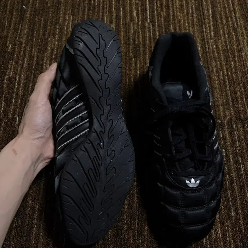 [BUNJANG] Adidas Adiracer Low Core Black Silver Metallic Shoes (270mm) / 아디다스 아디레이서 로우 코어 블랙 실버 메탈릭 270