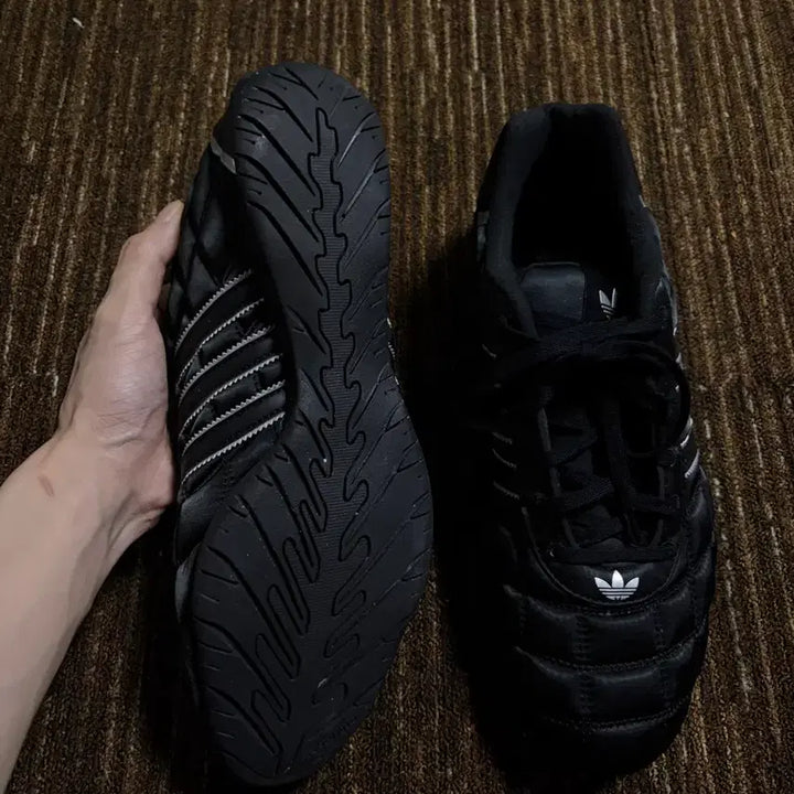 [BUNJANG] Adidas Adiracer Low Core Black Silver Metallic Shoes (270mm) / 아디다스 아디레이서 로우 코어 블랙 실버 메탈릭 270