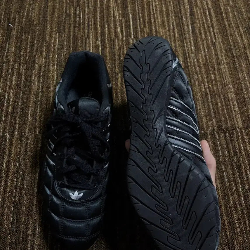 [BUNJANG] Adidas Adiracer Low Core Black Silver Metallic Shoes (270mm) / 아디다스 아디레이서 로우 코어 블랙 실버 메탈릭 270