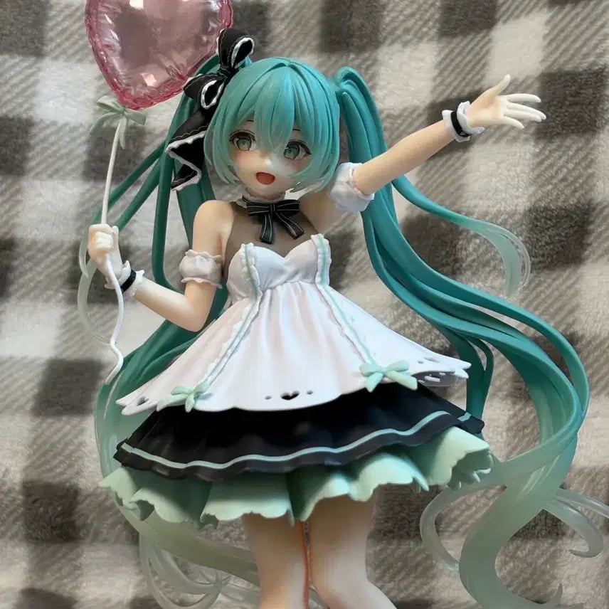 [BUNJANG] Hatsune Miku 2025 Birthday Figure / 하츠네 미쿠 2025 생일 피규어