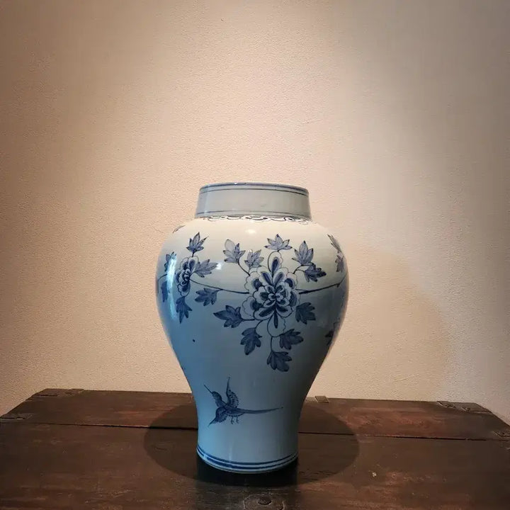 [BUNJANG] Joseon Dynasty Inspired Celadon Vase with Peony Motif / 조선백자 매병의 기품, 모란문 청화백자 (재현작품)