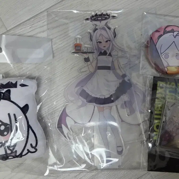 [BUNJANG] Blue Archive Hina Unofficial Goods Acrylic Stand Keychain / 블루아카이브 히나 비공식 굿즈 아크릴 스탠드 키링