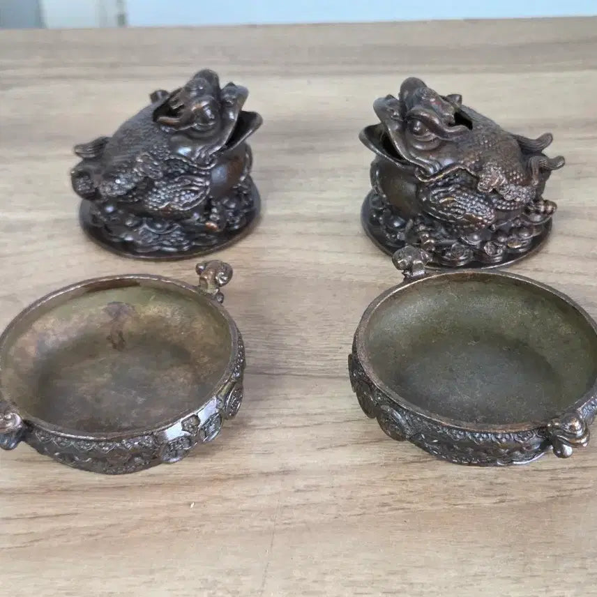 [BUNJANG] A Pair of Auspicious Toad Incense Burners / 복을 부르는 두꺼비 향로 한 쌍