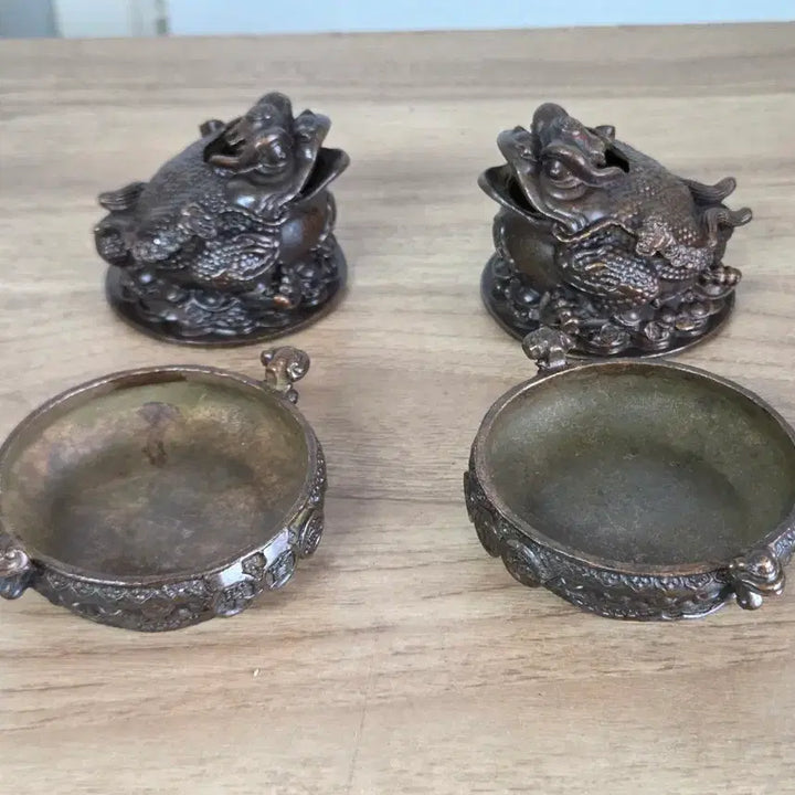[BUNJANG] A Pair of Auspicious Toad Incense Burners / 복을 부르는 두꺼비 향로 한 쌍