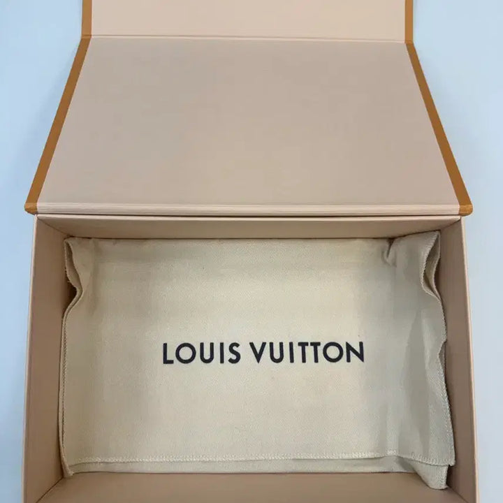 [BUNJANG] Louis Vuitton Box and Dust Bag Set / 루이비통 박스 더스트백