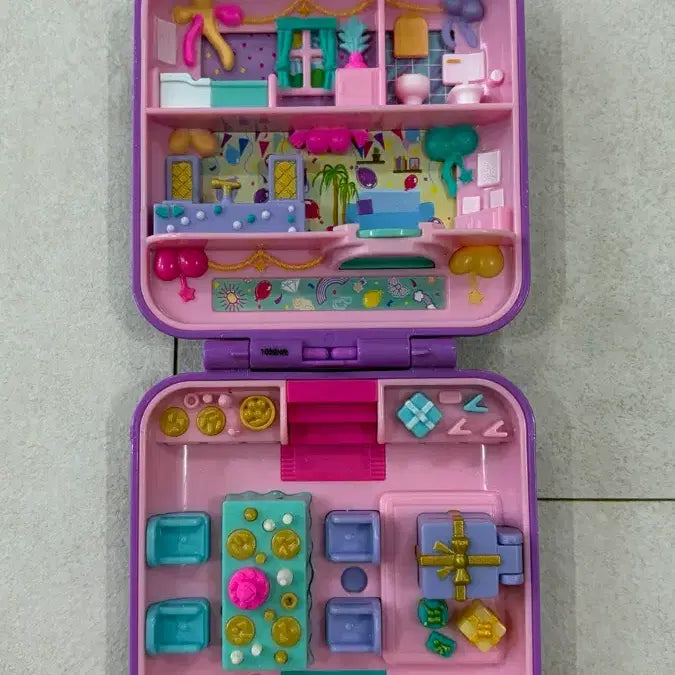 [BUNJANG] Polly Pocket 30th Anniversary Party Time Surprise Playset / 택포)폴리포켓 30주년 파티타임 서프라이즈 팝니다