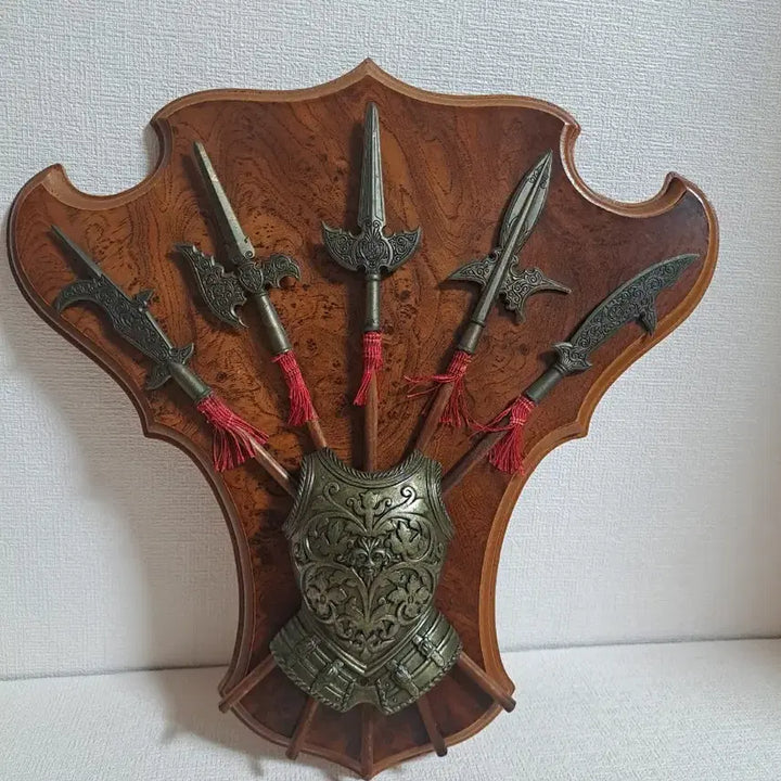 [BUNJANG] Spanish Medieval Knight Halberd and Breastplate Wall Decor / 스페인 [ 중세기사 ] 벽장식품 앤틱 인테리어 소품