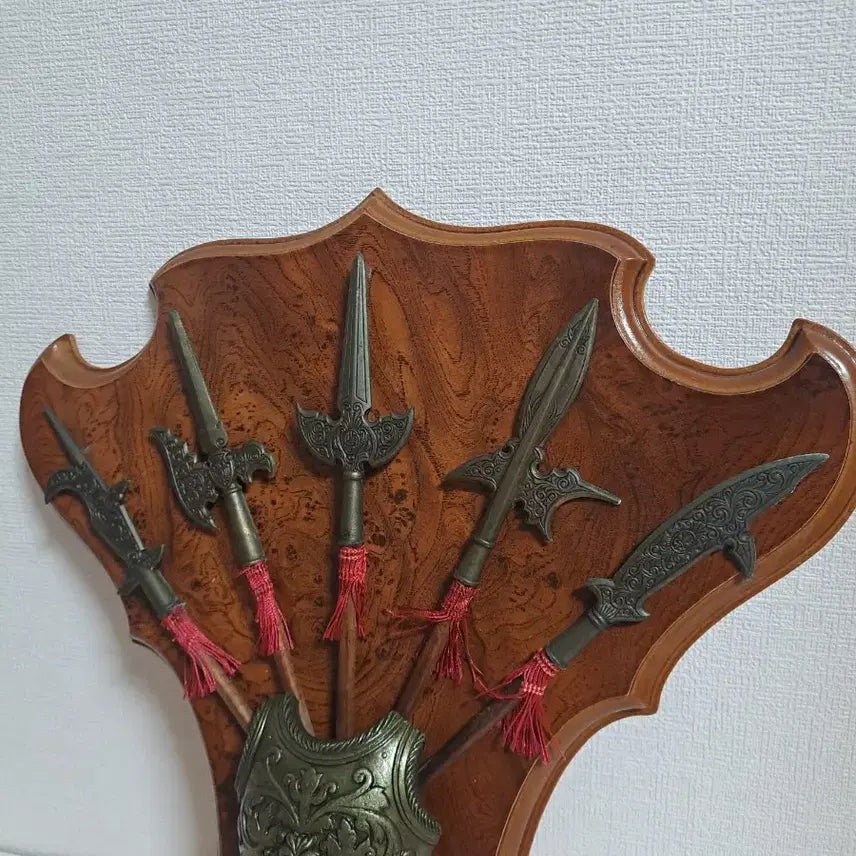 [BUNJANG] Spanish Medieval Knight Halberd and Breastplate Wall Decor / 스페인 [ 중세기사 ] 벽장식품 앤틱 인테리어 소품