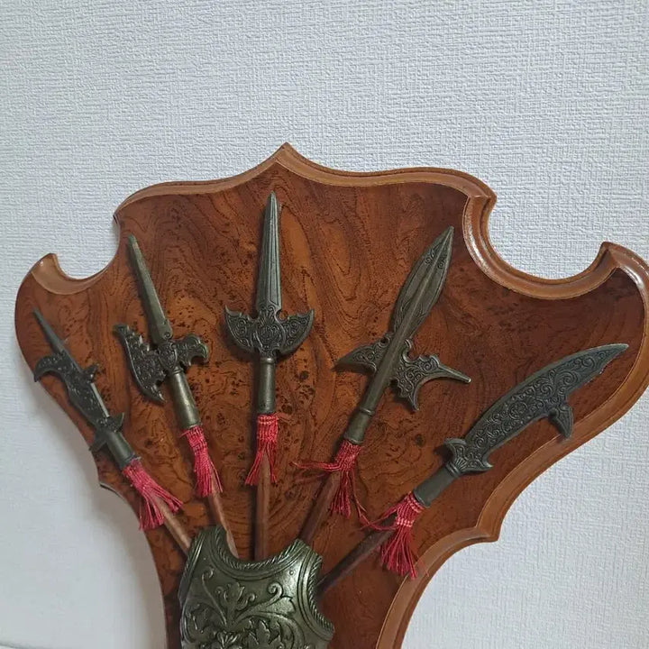 [BUNJANG] Spanish Medieval Knight Halberd and Breastplate Wall Decor / 스페인 [ 중세기사 ] 벽장식품 앤틱 인테리어 소품