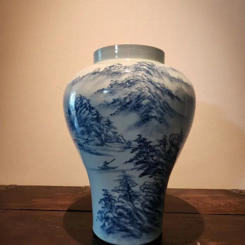 [BUNJANG] White Porcelain Blue and White Landscape Vase / 고풍스러운 산수화가 돋보이는 백자청화산수문대호