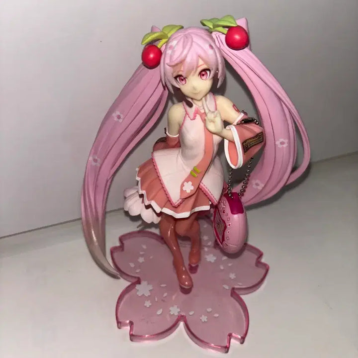 [BUNJANG] Sakura Miku Figure with Kamagochi Keychain / 사쿠라미쿠 피규어