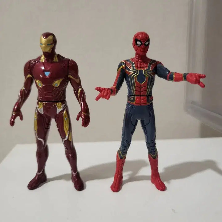 [BUNJANG] MetaColle Avengers Iron Man &amp; Spider-Man Alloy Figure Bundle / 메타코레 합금 어벤져스 아이언맨, 스파이더맨 피규어 일괄만원