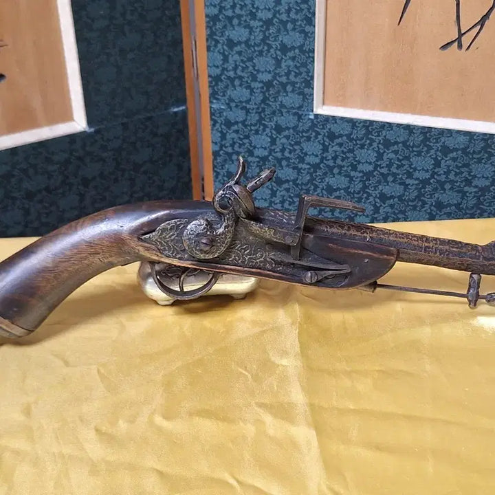 [BUNJANG] Vintage European "One-Eyed Captain" Pistol / 빈티지 유럽 애꾸눈선장 권총