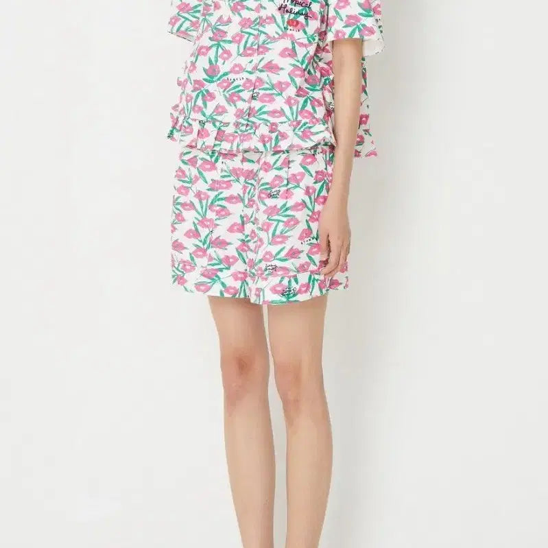 [BUNJANG] Lucky Chouette Flower Pattern Blouse and Shorts Set / 럭키슈에뜨 상하의 세트 / 블라우스 바지 셋업