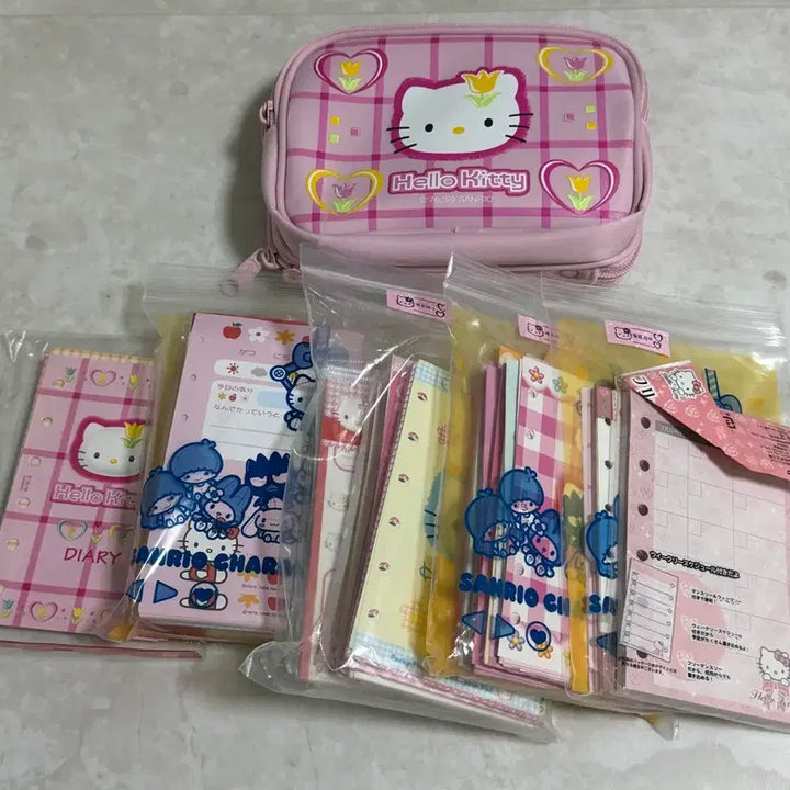 [BUNJANG] Hello Kitty 6-Ring Diary Inserts Cherry Kitty Kao Hana Tulip Rose Bundle Set / 네고0 일괄) 고전 키티 6공 다이어리 속지 체리키티 카오하나 튤립 장미