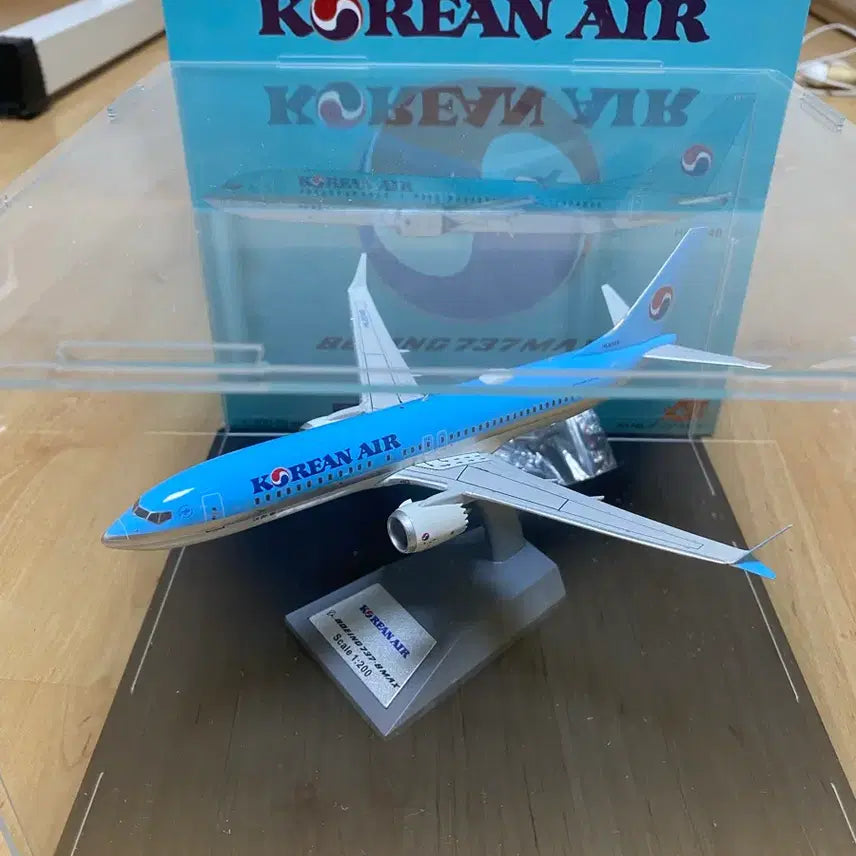 [BUNJANG] JFOX Korean Air B737 MAX 8 Diecast Model (1:200 Scale) / JFOX 대한항공 B737 max8 다이캐스트