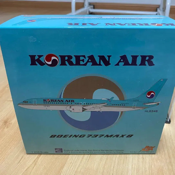 [BUNJANG] JFOX Korean Air B737 MAX 8 Diecast Model (1:200 Scale) / JFOX 대한항공 B737 max8 다이캐스트
