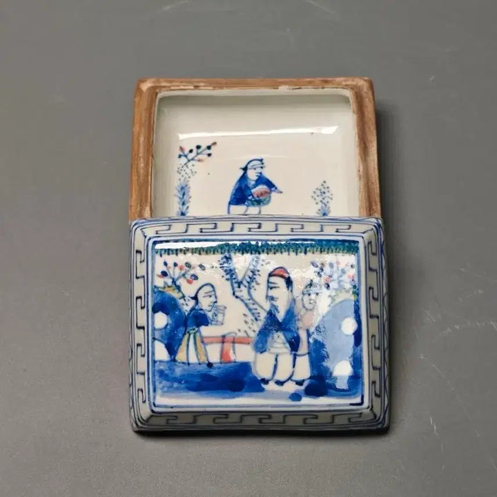 [BUNJANG] Joseon Dynasty Celadon Porcelain Figural Square Box Antique Chinese Ceramic / 민국 청화백자 인물문 사각함 중국도자기 골동품 고미술품 수집품