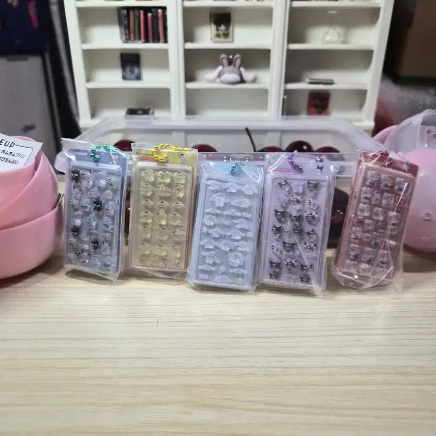 [BUNJANG] Sanrio Bonbon Drops Sticker Gacha / 신상) 산리오 봉봉드롭 스티커 가챠