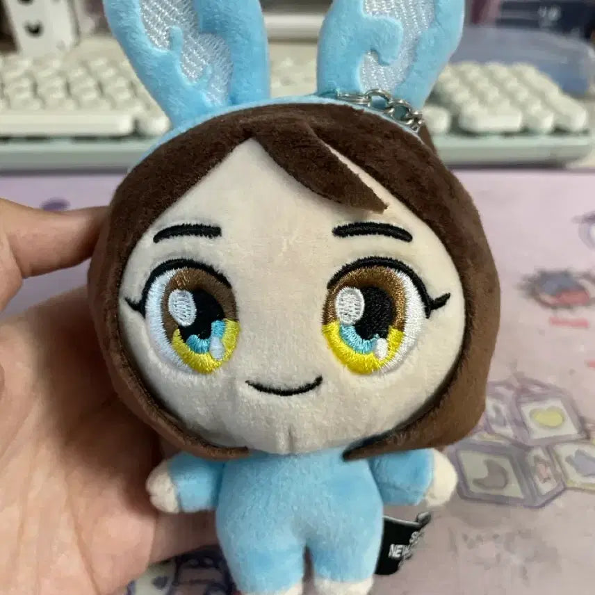 [BUNJANG] NewJeans Murakami Collaboration Minji Plush Doll / (급처) 뉴진스 무라카미 콜라보 민지 인형