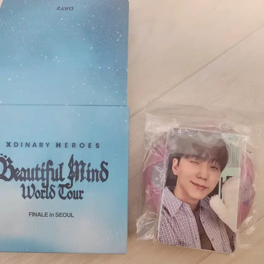 [BUNJANG] Xdinary Heroes Concert Merchandise Photocard and Hand Warmer Set / 엑스디너리 히어로즈 콘서트입장 굿즈