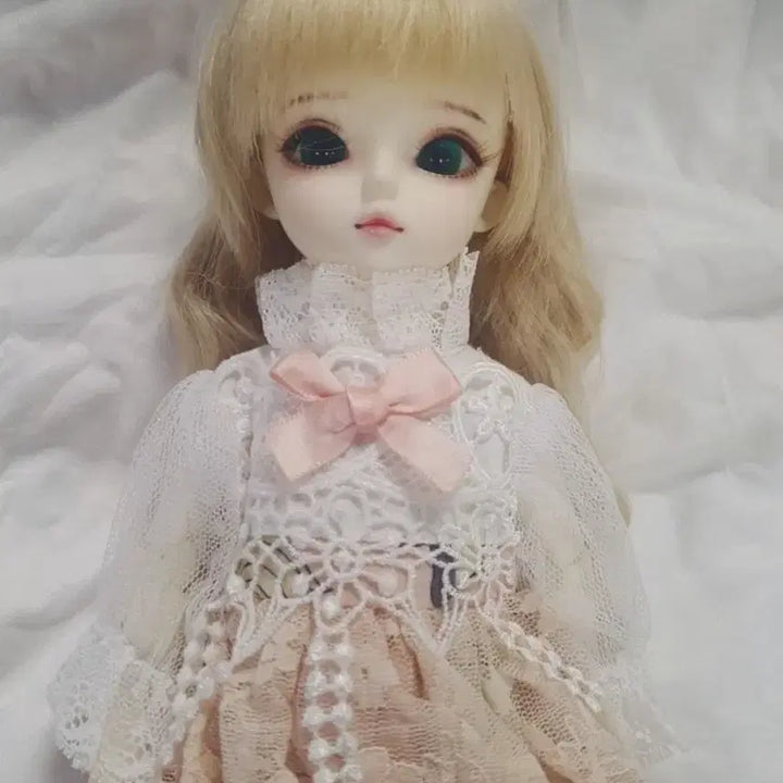 [BUNJANG] Ball-Jointed Doll (BJD) with Default Outfit Set, Silver Wig, and Two ABS HyuGoo Dolls / 구체관절인형