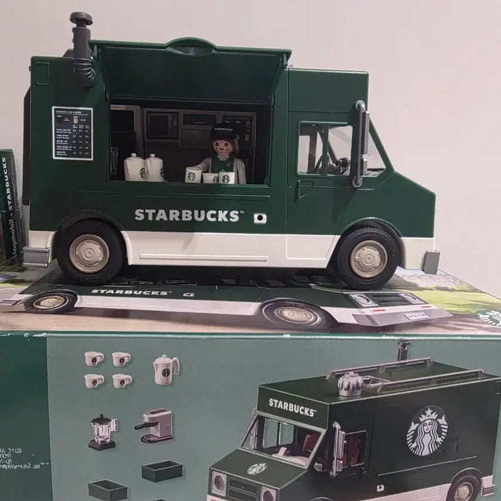 [BUNJANG] Starbucks Playmobil Truck Set with 4 Figures / 스타벅스 플레이모빌 트럭 +피규어 4개