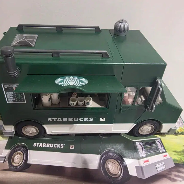 [BUNJANG] Starbucks Playmobil Truck Set with 4 Figures / 스타벅스 플레이모빌 트럭 +피규어 4개
