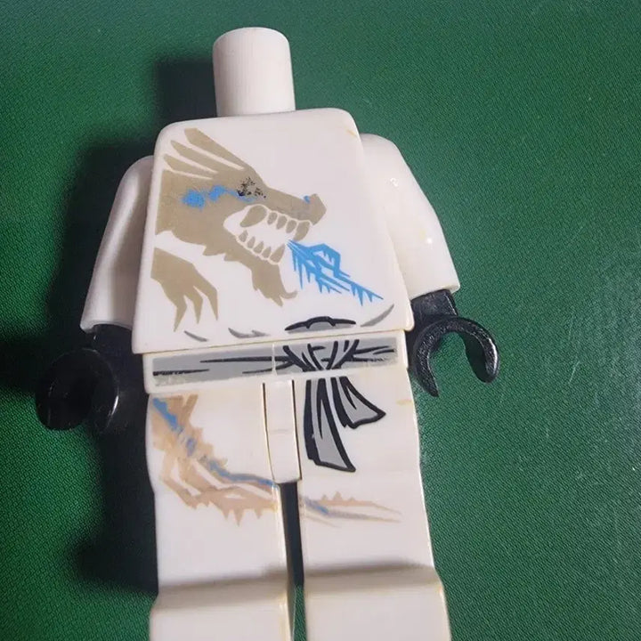 [BUNJANG] LEGO Ninjago DX Zane Torso and Legs / 레고 닌자고 용무늬 dx쟌 몸통다리